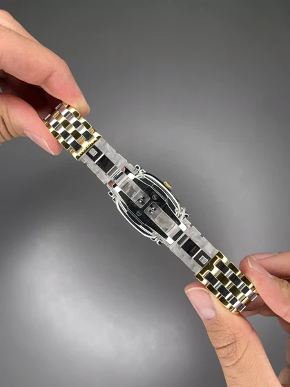 ساعت مچی ورساچه دورحکاکی دو رنگ سیلورطلایی صفحه طلایی Versace