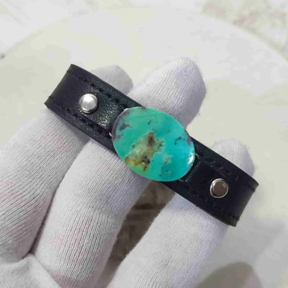 دستبند چرمی با سنگ فیروزه نیشابور اصل کد 1