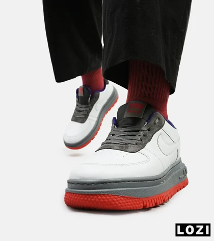 کفش کتانی بزرگ پا سفید آبی قرمز نایک NIKE AIR FORCE مدل 4695