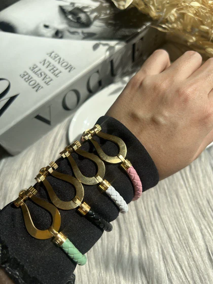 دستبند چرمی فرد