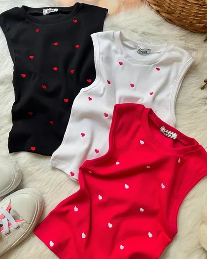 تاپ گلدوزی