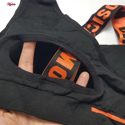 ست نیم‌تنه و شلوارک ورزشی زنانه مدل سیملس پشت چین‌دار کد 5562-2333