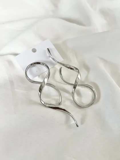 گوشواره پیچی