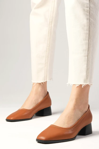 کفش پاشنه‌بلند کلاسیک زنانه میوگوستو mio-gusto