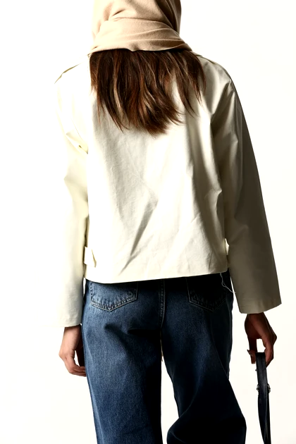 کت کراپ بارانی جیب‌دار زنانه