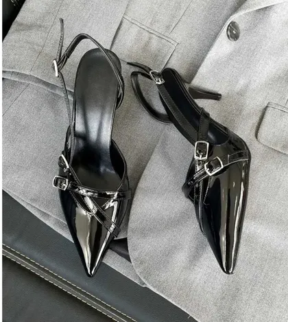 کفش پاشنه‌بلند