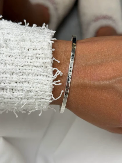 بنگل live laugh love نقره ای