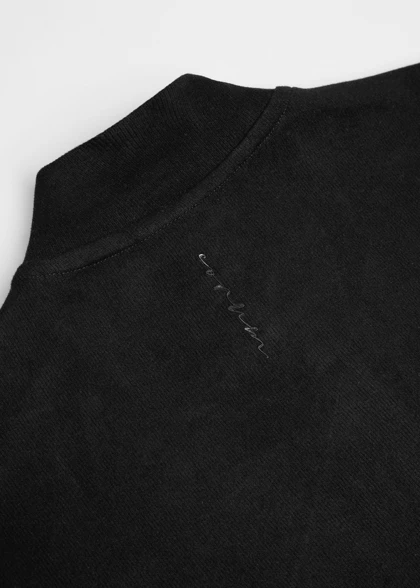 بلوز Mock Neck