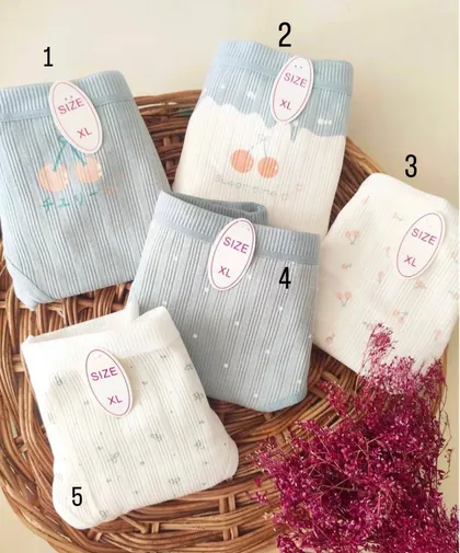 شورت زنانه نخی کبریتی طرح آلبالو (وارداتی)