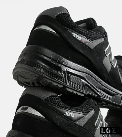 کفش کتانی بزرگ پا مشکی طوسی NEW BALANCE 2002R