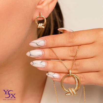 نیمست گره نگین‌دار YSX (با زنجیر)