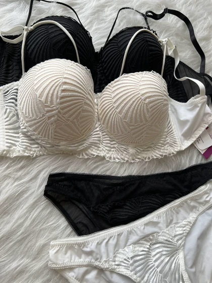 ست شورت و سوتین جکدار فنردار هارنس دار NBB کد :4742