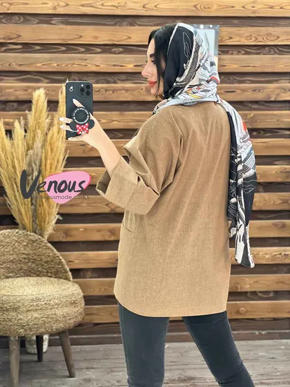 مانتو یقه پهن دو دکمه