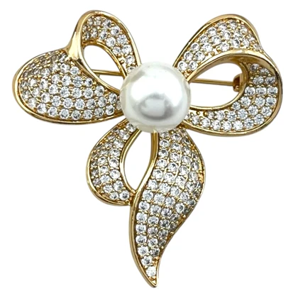 سنجاق سینه زنانه ژوپینگ مدل لوسیتا طرح پاپیون نگین‌دار با مروارید مرکزی