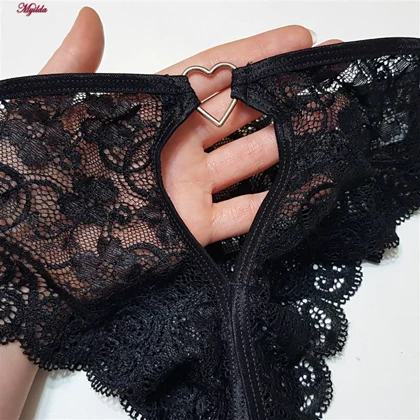 ست شورت و نیم‌تنه زنانه گیپور فیتن مدل قلبی مشکی کد 4764-456