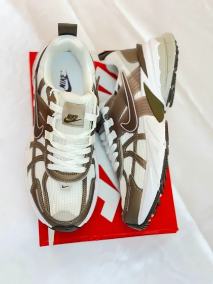 کتانی نایکی وی تو کی ران سفید شکلاتی Nike V2K RUN white brown