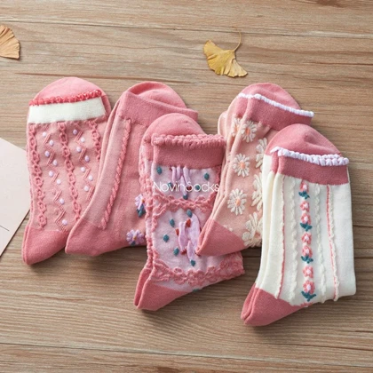 جوراب ساق‌دار گل‌گلی صورتی