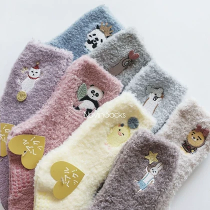 جوراب حوله ای گلدوزی شده