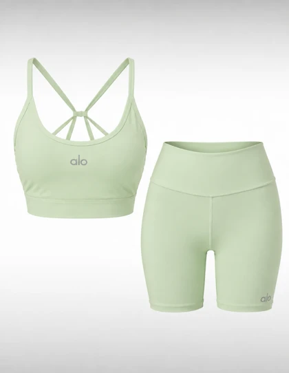 ست نیم‌تنه و شورتک ورزشی زنانه الو Alo Cozy Fit W