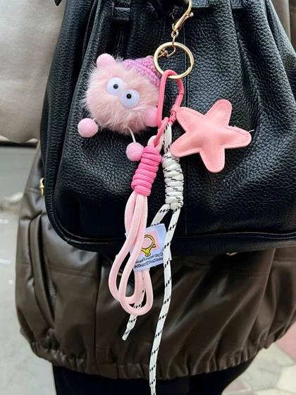 چارم‌بگ شیطونک‌صورتی