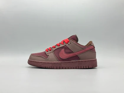 کتانی نایکی اس بی دانک لو برگندی/Nike sb dunk