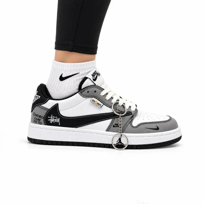 کفش و کتانی مردانه مدل نایک ترویس NIKE TRAVIS رنگ سفید طوسی کد 30357