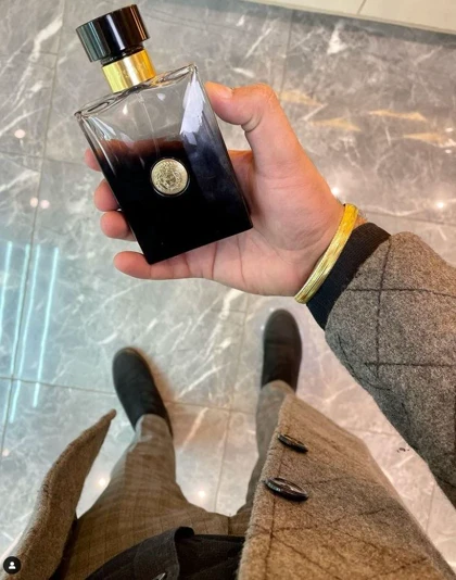 عطر ورساچه پورهوم عود نویر Versace Pour Homme Oud Noir