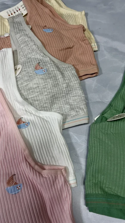 نیم‌تنه کاپ‌دار