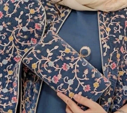 کیف مجلسی زنانه مدل پیچک طلایی آبی دودی