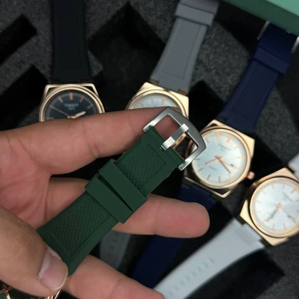 ساعت مچی مردانه تیسوت بند رابر سبز با موتور کوارتز + جعبه و باطری اضافه