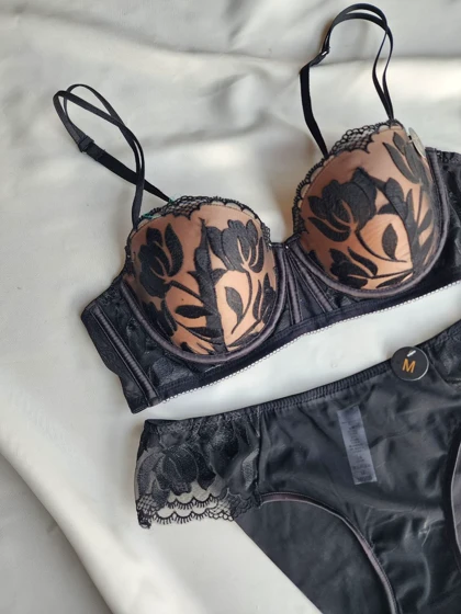 ست شورت و سوتین جکدار فنردار اروپایی کد: 9032