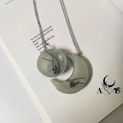 گردنبند ست ماه مکمل شبتاب مدل دست آفرینش(زمان ساخت 5_8 روز کاری)