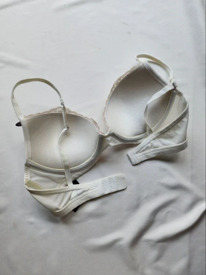 سوتین تک اسفنجی جکدار فنردار کد: 1102