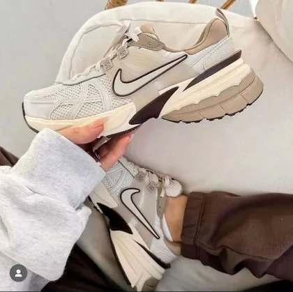نایک وی تو کی ران Nike v2k run کد 600