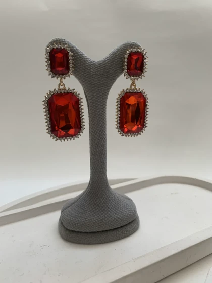 گوشواره مستطیلی قرمز