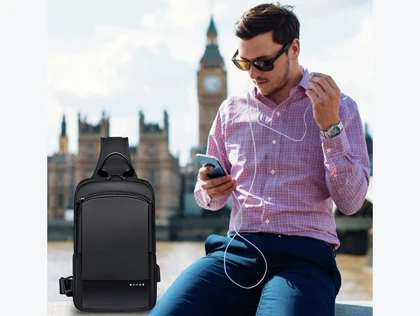کیف کراس بادی مردانه بنج اصل Bange BG-77112 ضد آب USB دار