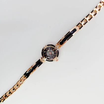 ساعت مچی زنانه مجلسی IE-LY نگین‌دار با موتور کوارتز