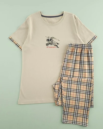 تی‌شرت و شلوار burberry