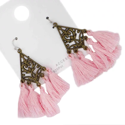 گوشواره دخترانه فانتزی مدل مثلثی ریش ریش