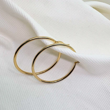 گوشواره استیل حلقه‌ای ساده (رنگ طلایی) | سایز متوسط و کلاسیک