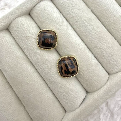 گوشواره مربعی با طرح پلنگی