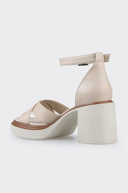 صندل زنانه اله elle