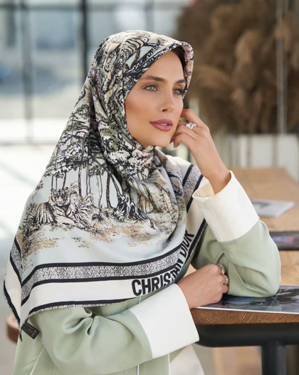 روسری Dior ابریشم دور دست دوز (قواره 90) 30147