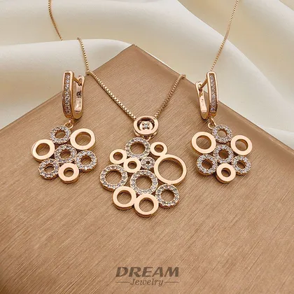 نیمست نگین‌دار طرح طلا DREAM