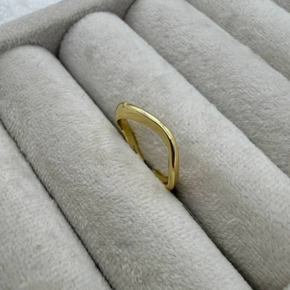 انگشتر مینیمال موج دار