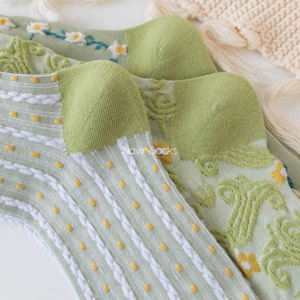 جوراب ساق‌دار گل‌گلی سبز