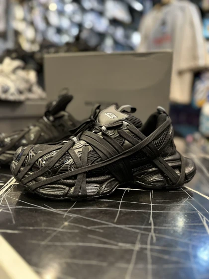 کتانی مردانه بالنسیگا اسپایدری