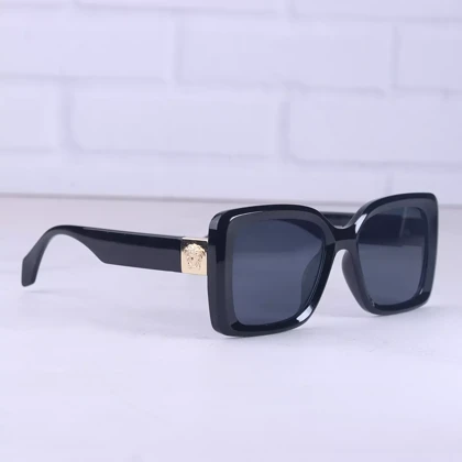 عینک آفتابی ورساچه زنانه فریم پروانه ای مشکی 58008/1