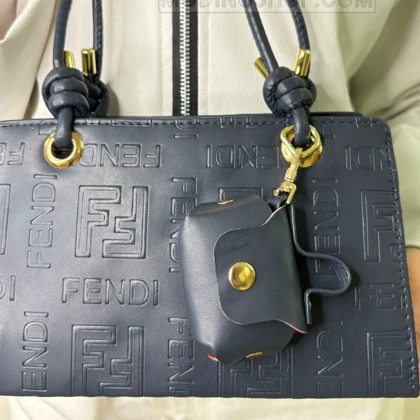 کیف دسته گره طرح فندی همراه کیف آویز کد 2205