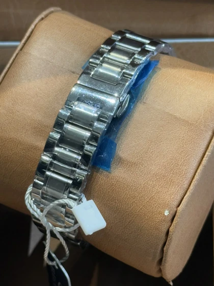 ساعت الگانس زنانه نقره ای صفحه مشکی